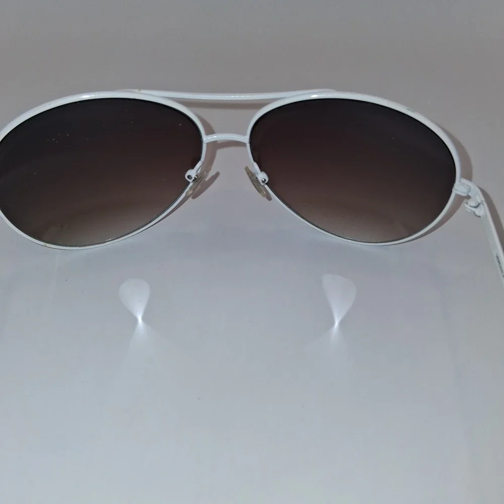 Fossil Aviator Women's Sunglasses White Metal Frame Gray Tinted Lens 65-14-125